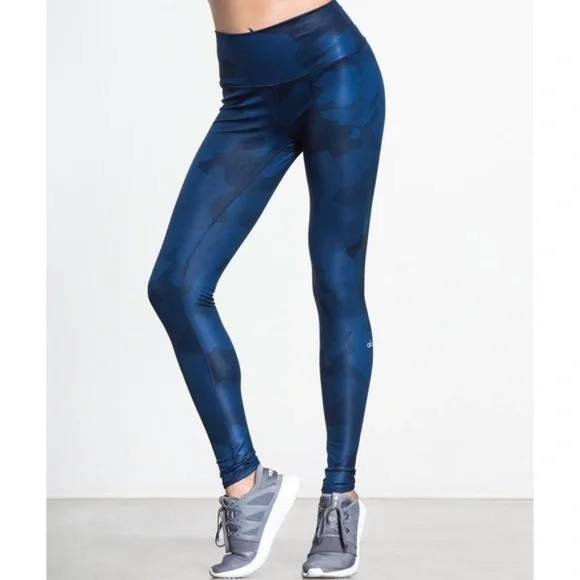 ALO Yoga Navy Blue Camo Airbrush Legging High Rise - Picture 3 of 16
